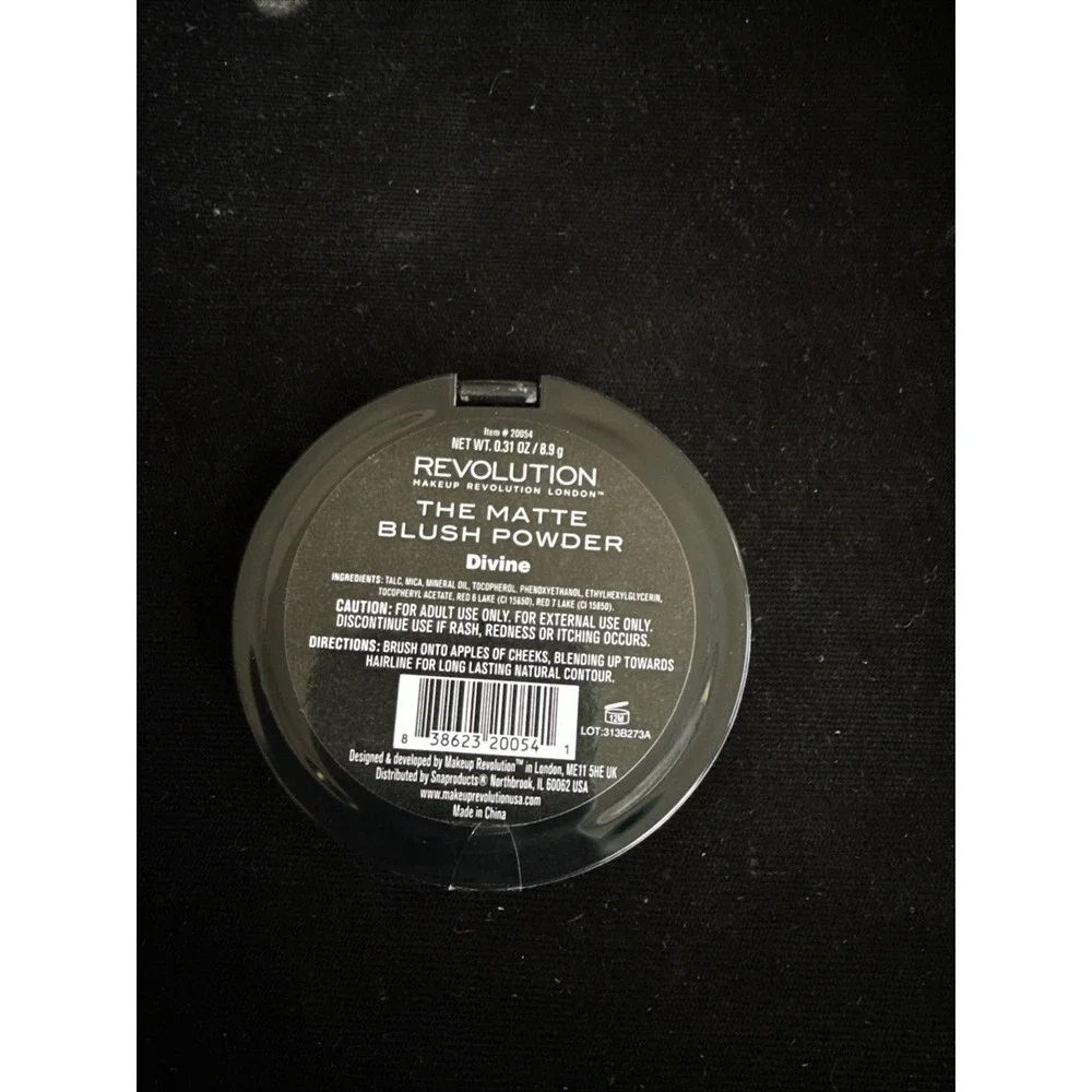 Makeup Revolution London The Matte Blush Powder Full Sz‎ .31oz, NWOB, Sealed3926